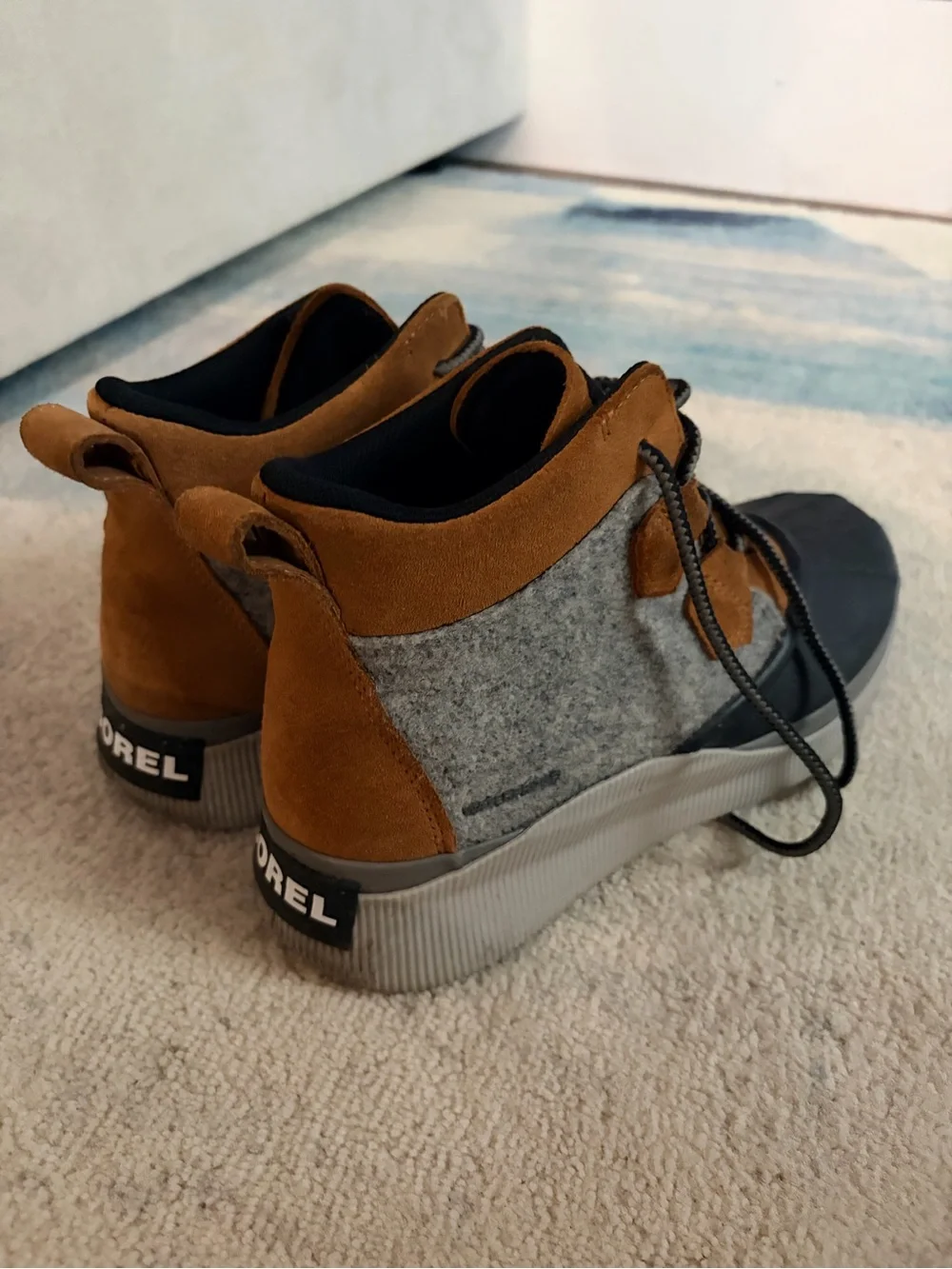 SOREL Women’s Felt & Suede Mid-Top, Waterproof shoes in Brown and Gray